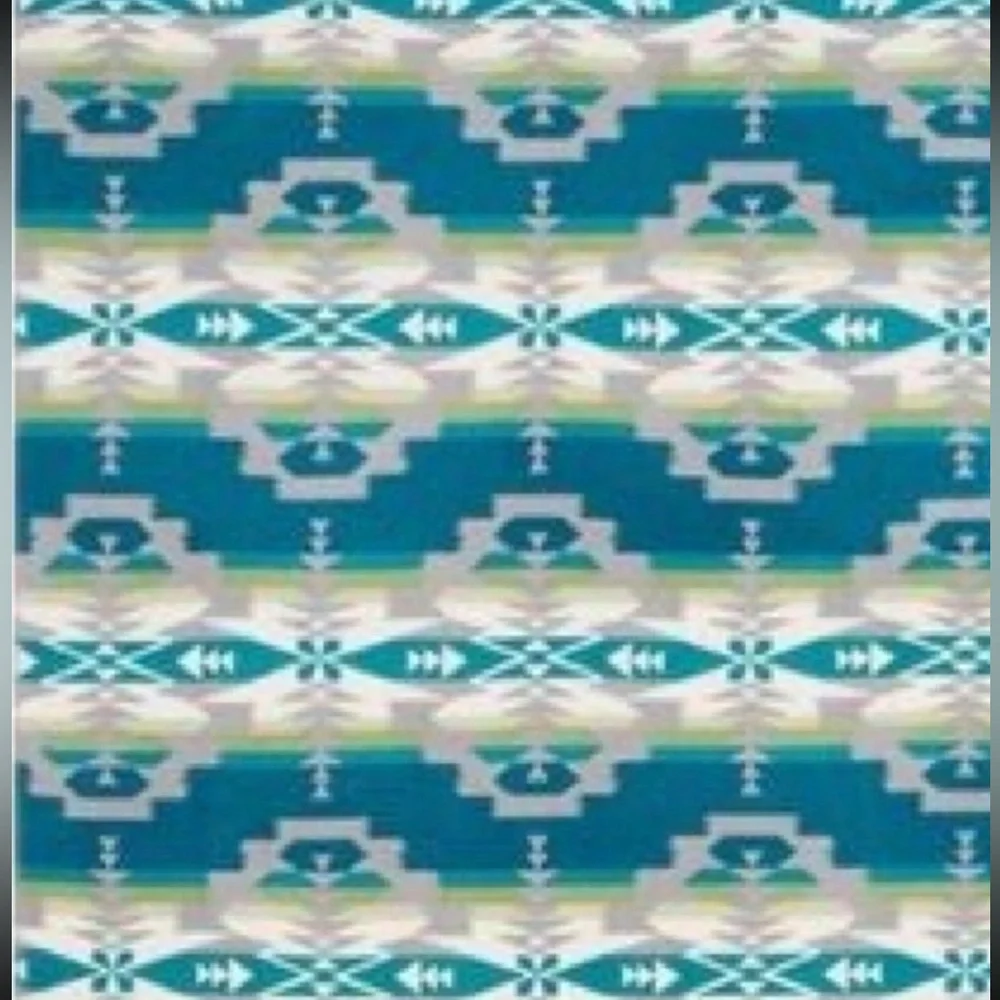 PENDLETON Jacquard Throw Reversible Avra Valley Gray 61” x 51” Aztec Western.